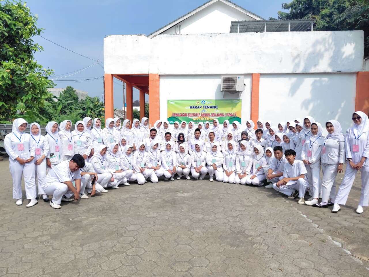 FOTO BERSAMA KELAS 12 ALL PRODI